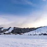 Luksushuvila Marvik Villa *
