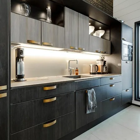 别墅 Luksushuvila Marvik *